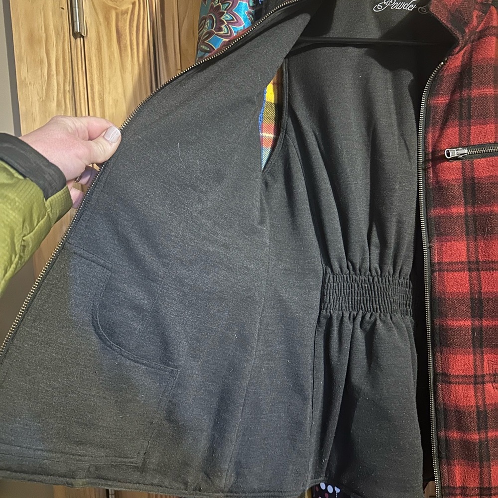 Powder River vest - Picture 2 of 4